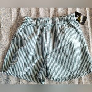 NWT- Art Class Mint & White Striped Seersucker Shorts Girls Size Large 10/12